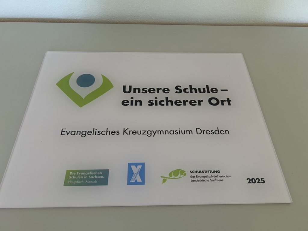 Plakette Shukura Fortbildung abgeschlossen Sicherer Ort